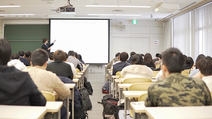 経済学は「文系」の対象を「理系」の方法で科学する経済学部准教授 五十嵐洋介